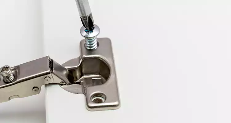 Screen Door Hinge Repair in Martinez, CA